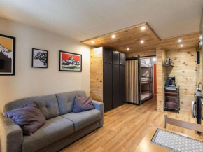 Studio rénové, expo sud, montagne, loggia, 4 pers., ski 400m, parking ski, WiFi op., non-fumeur - FR-1-404-348
